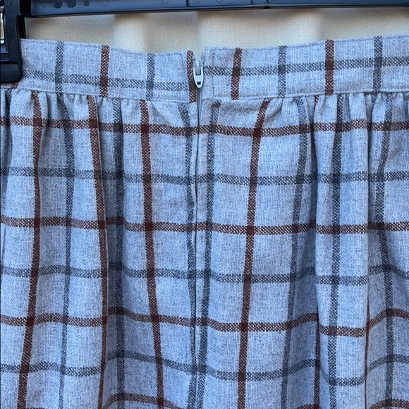 EUC- VINTAGE 70’S- XS-S WOOL WAIST SKIRT WITH F… - Picture 9 of 11